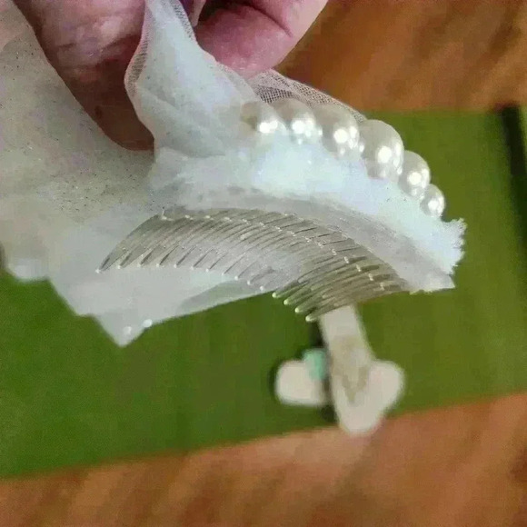 Bride flip flops, comb short veil with pearl accents, comb tiara, and sash set! - Picture 9 of 13